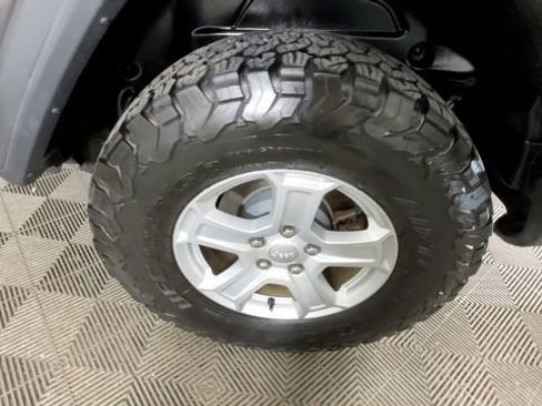 Used 2019 Jeep Wrangler Sport AWD/4WD image 17