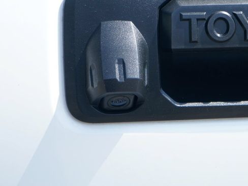 Used 2021 Toyota Tacoma TRD Off-Road w/ Technology Package AWD/4WD image 42