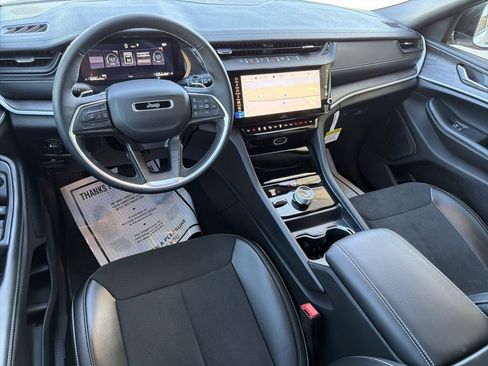 New 2026 Jeep Grand Cherokee Altitude image 11