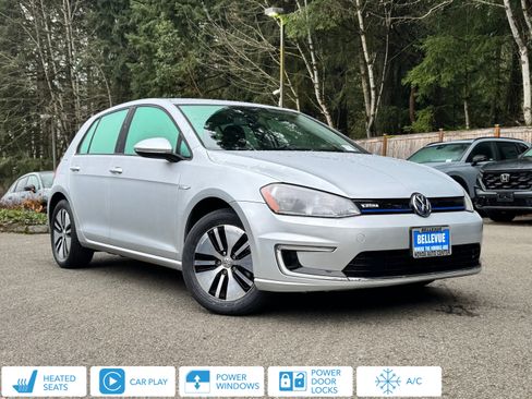 Used 2016 Volkswagen e-Golf SE w/ DC Fast Charging Package image 1