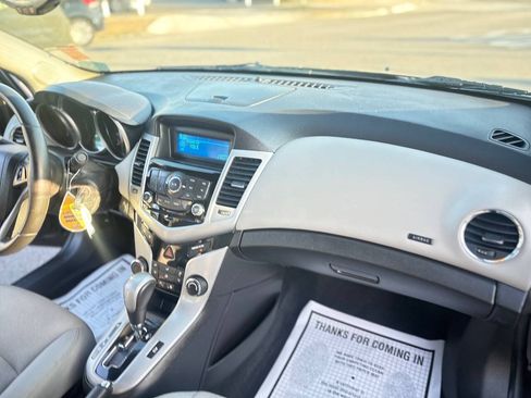 Used 2014 Chevrolet Cruze LT FWD image 16
