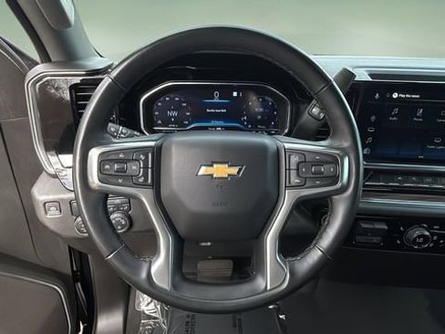 Used 2025 Chevrolet Silverado 1500 LT image 11