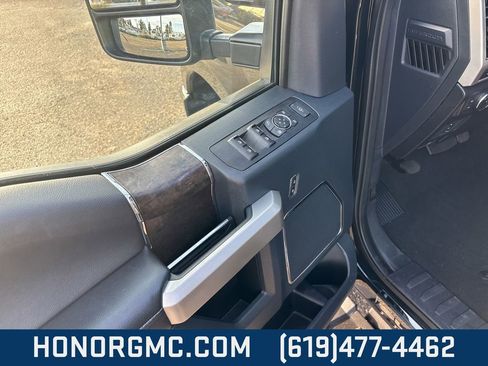 Used 2022 Ford F250 Lariat w/ Black Appearance Package image 18