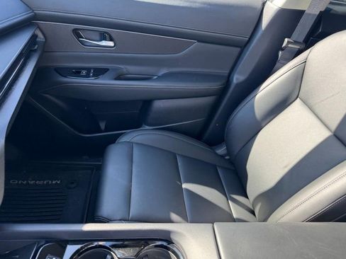 Used 2025 Nissan Murano SV image 12