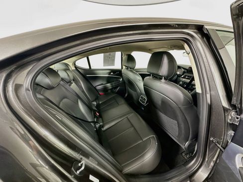 Used 2025 Genesis G70 2.5T RWD image 29