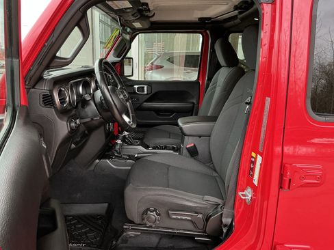 Used 2021 Jeep Wrangler Unlimited Sahara image 7