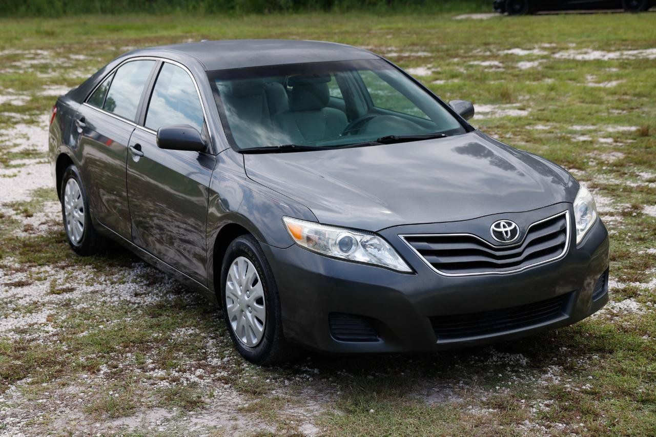 Used 2011 Toyota Camry LE FWD image 15
