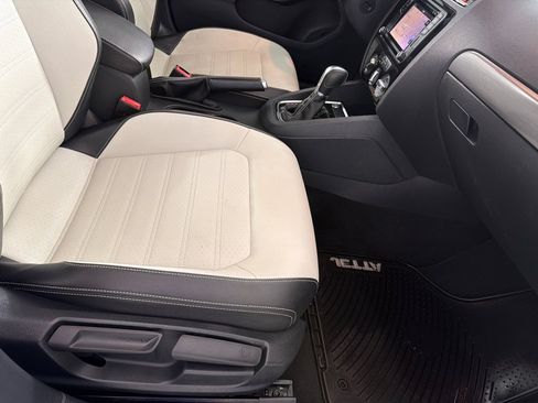 Used 2017 Volkswagen Jetta Sport FWD image 20
