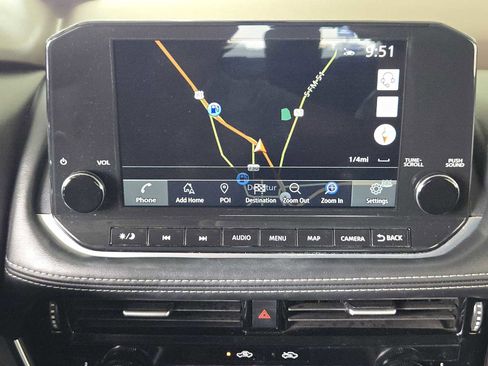 Used 2022 Nissan Rogue SL w/ SL Premium Package image 17