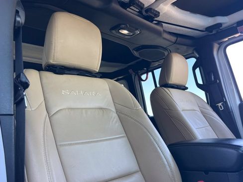 Used 2018 Jeep Wrangler Unlimited Sahara AWD/4WD image 20
