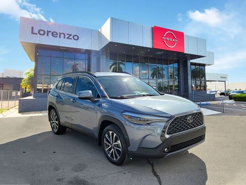 Used 2023 Toyota Corolla Cross XLE image 3