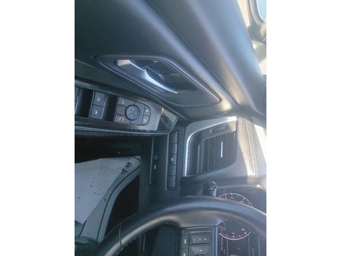 Used 2025 Nissan Rogue SV AWD/4WD image 16