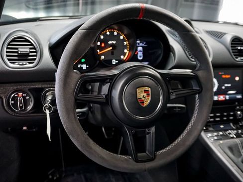 Used 2020 Porsche 718 Cayman GT4 RWD image 11