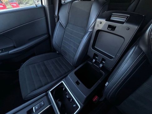 Used 2024 Mitsubishi Outlander AWD image 21