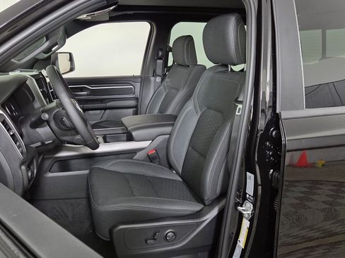 New 2026 RAM 1500 4x4 Crew Cab image 11