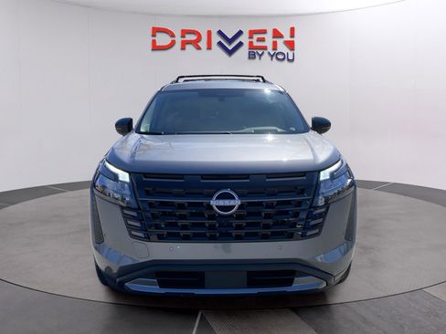 New 2026 Nissan Pathfinder Platinum image 9