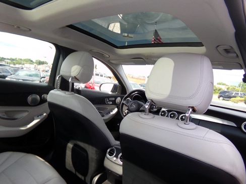 Used 2016 Mercedes-Benz C 300 4MATIC Sedan w/ Premium 2 Package image 26