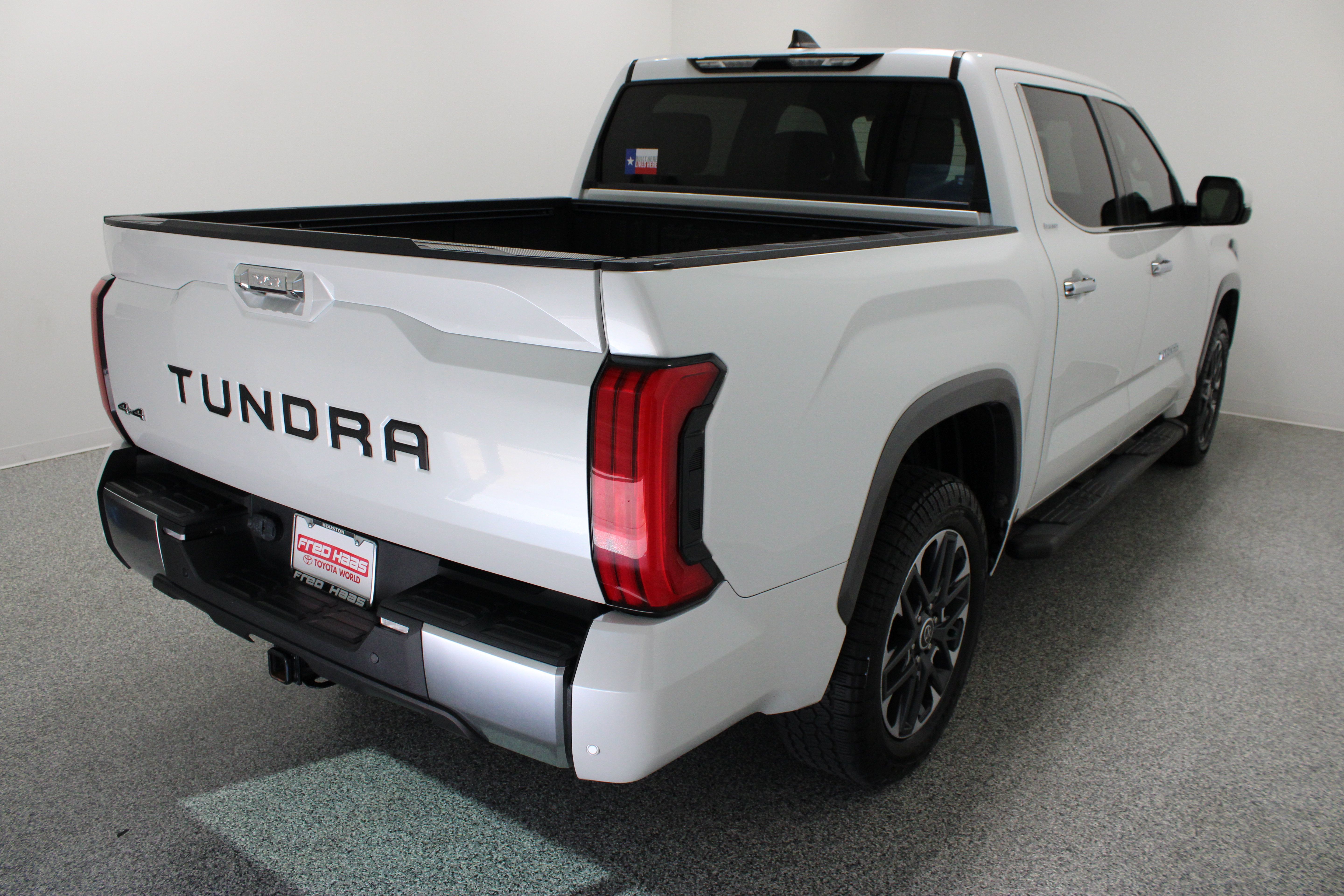 Used 2024 Toyota Tundra Limited w/ Power Package AWD/4WD image 7