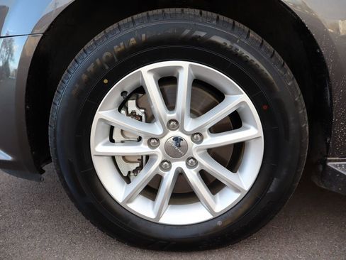 Used 2018 Dodge Grand Caravan SXT w/ Rear Park Assist Package image 40