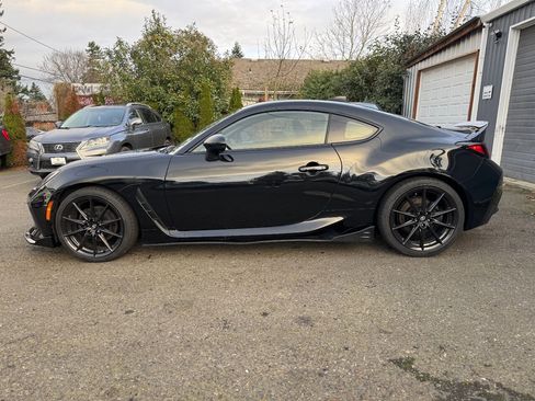 Used 2024 Toyota GR86 Premium image 4