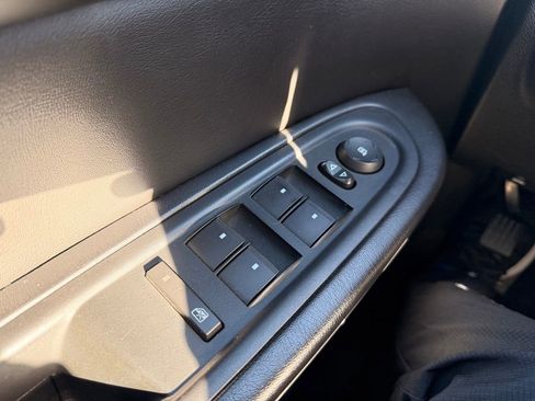 Used 2013 Chevrolet Traverse LT FWD image 18