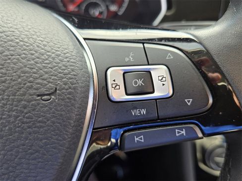 Used 2020 Volkswagen Jetta SE w/ SE Cold Weather Package image 24