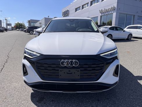 Certified 2024 Audi Q8 e-tron Premium image 2