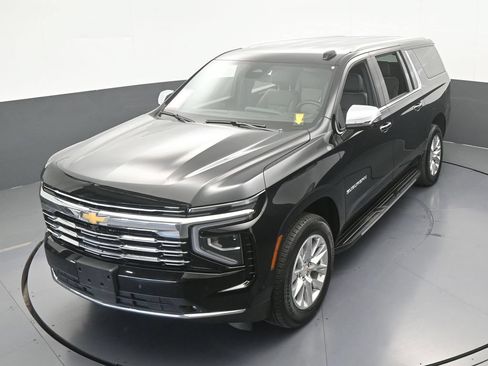 Used 2026 Chevrolet Suburban Premier AWD/4WD image 55