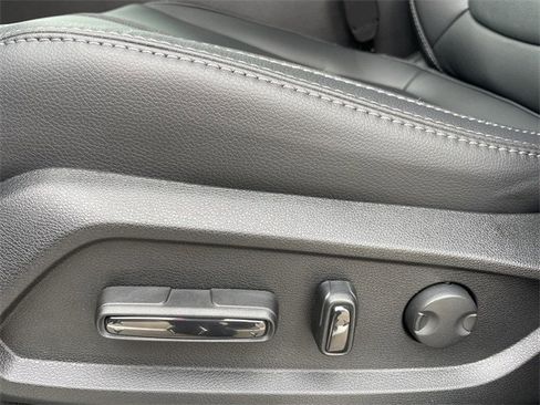 New 2025 Honda Pilot Touring image 25