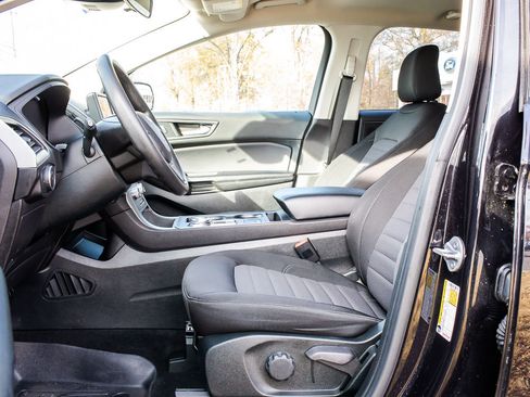 Used 2022 Ford Edge SE w/ Black Appearance Package image 17