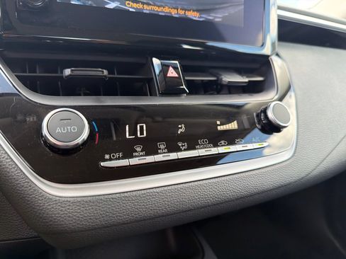 Used 2024 Toyota Corolla LE FWD image 21