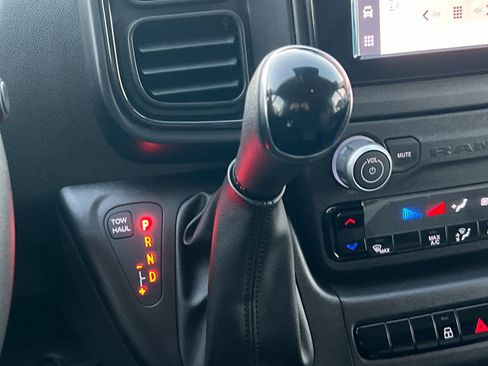 Used 2025 RAM ProMaster 2500 w/ Storage Group image 21