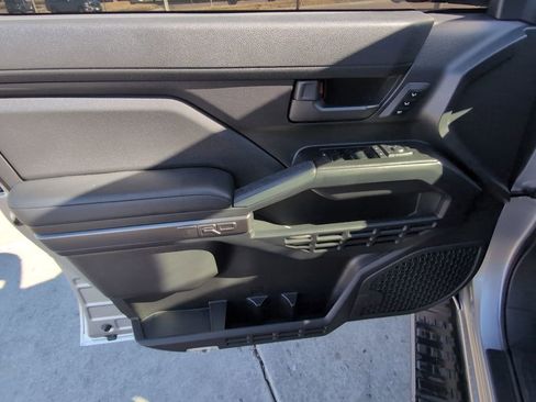 Used 2025 Toyota 4Runner TRD Off-Road Premium image 9