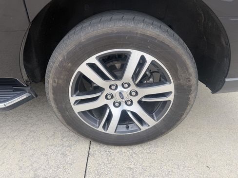 Used 2022 Ford Expedition Max XLT image 30