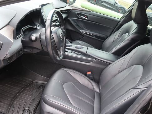 Used 2019 Toyota Avalon XLE image 17