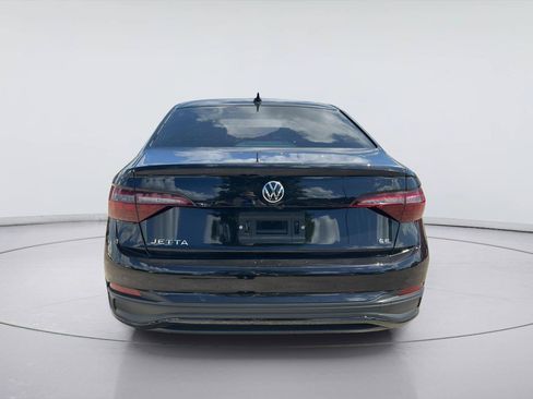 Used 2023 Volkswagen Jetta SE FWD image 5