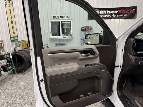 Used 2025 GMC Sierra 1500 SLT w/ SLT Premium Package image 14