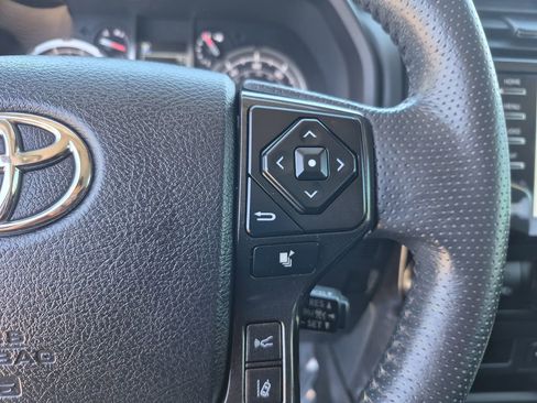 Used 2021 Toyota 4Runner Venture w/ Moonroof Package AWD/4WD image 21