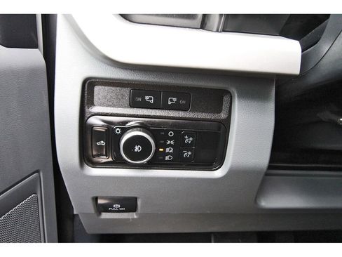 Used 2024 Ford F250 XLT w/ FX4 Off-Road Package AWD/4WD image 22