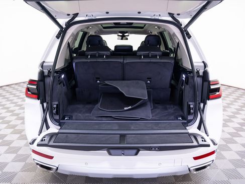 Certified 2024 BMW X7 xDrive40i w/ Climate Comfort Package image 31