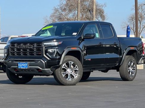 Used 2023 GMC Canyon AT4 image 8