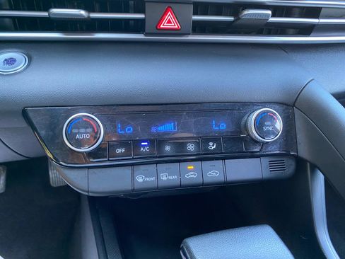 Used 2023 Hyundai Elantra SEL w/ Cargo Package FWD image 67