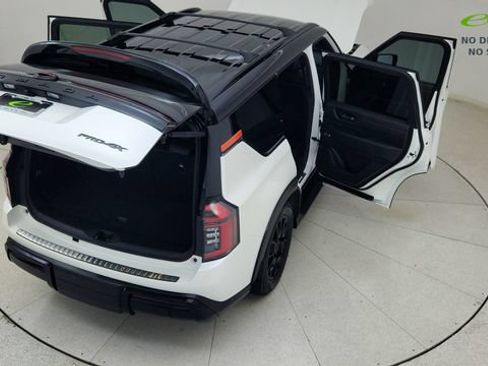 Used 2026 Nissan Armada PRO-4X w/ Captain's Chari Seat Package AWD/4WD image 88