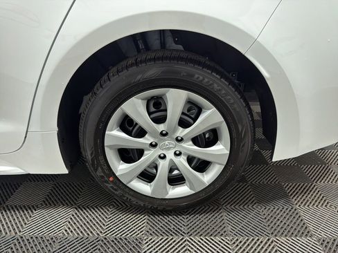 Used 2026 Toyota Corolla LE FWD image 31