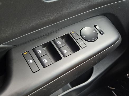 Certified 2025 Hyundai Kona SEL FWD image 27