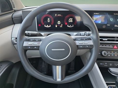 Certified 2025 Hyundai Tucson SE image 23