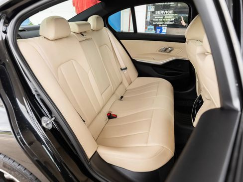 Used 2020 BMW 330i Sedan w/ Convenience Package RWD image 15