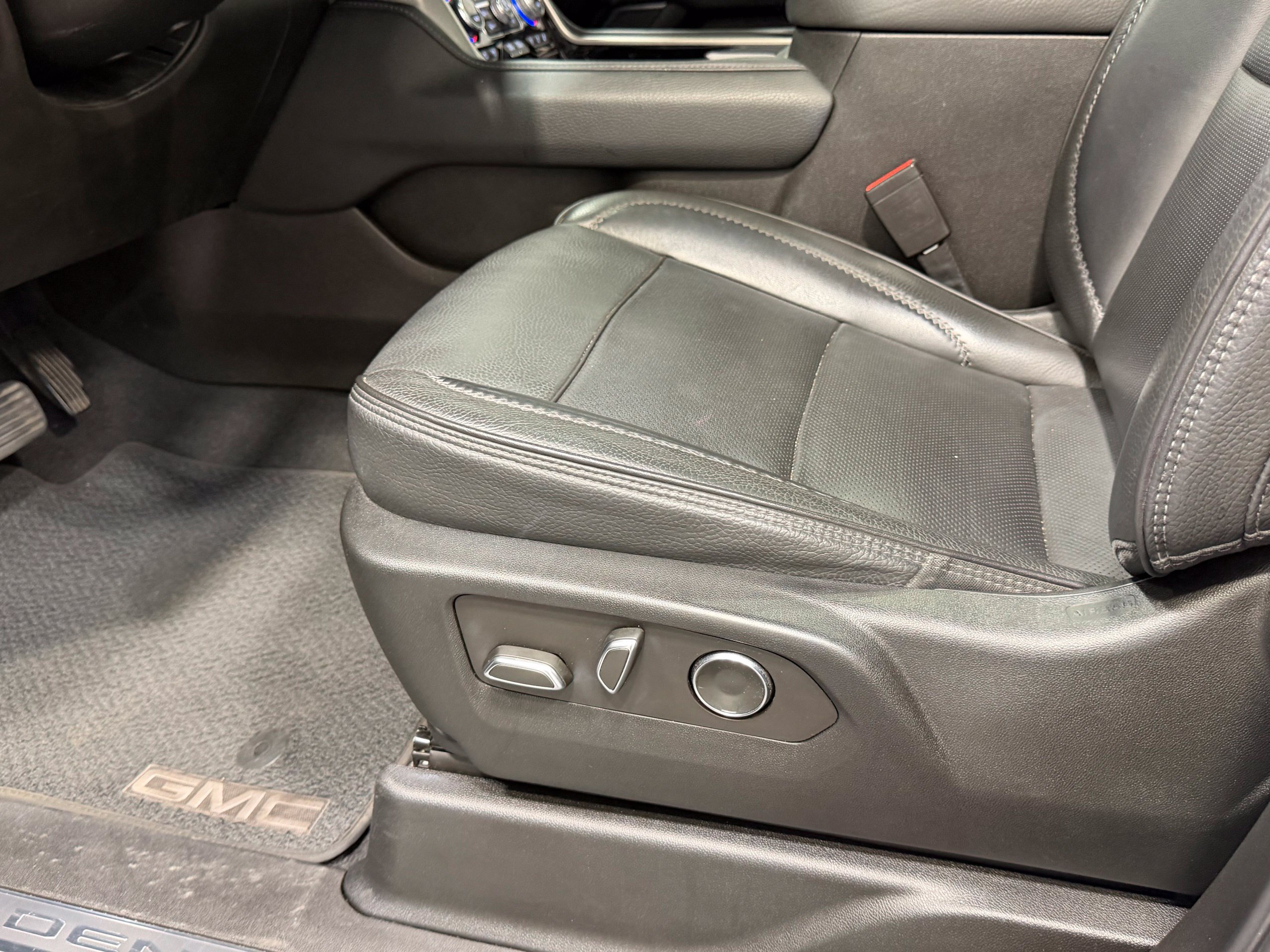 Used 2021 GMC Yukon Denali AWD/4WD image 57