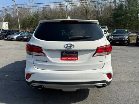 Used 2017 Hyundai Santa Fe SE image 6