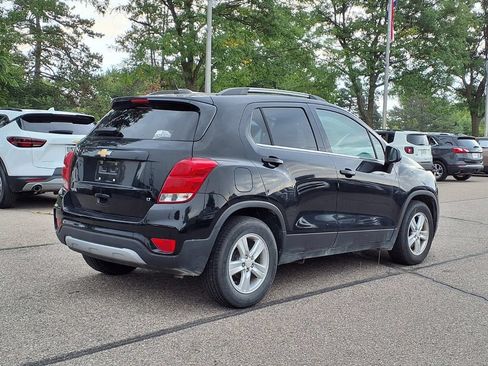 Used 2017 Chevrolet Trax LT FWD image 4